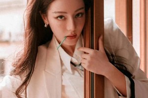 迪丽热巴唇钉引爆2.8亿讨论：内娱叛逆美学争议