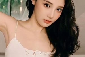 李玟抑郁症离世：歌坛巨星陨落引发心理健康反思