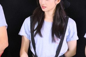 《独一无二》改档5.17 赵薇惊喜现身首映礼引热议